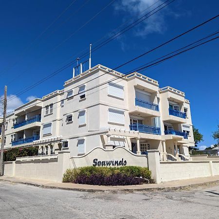 Seaside Apartment Nr Beach, Supermarket And Bus Route Christ Church Exterior photo